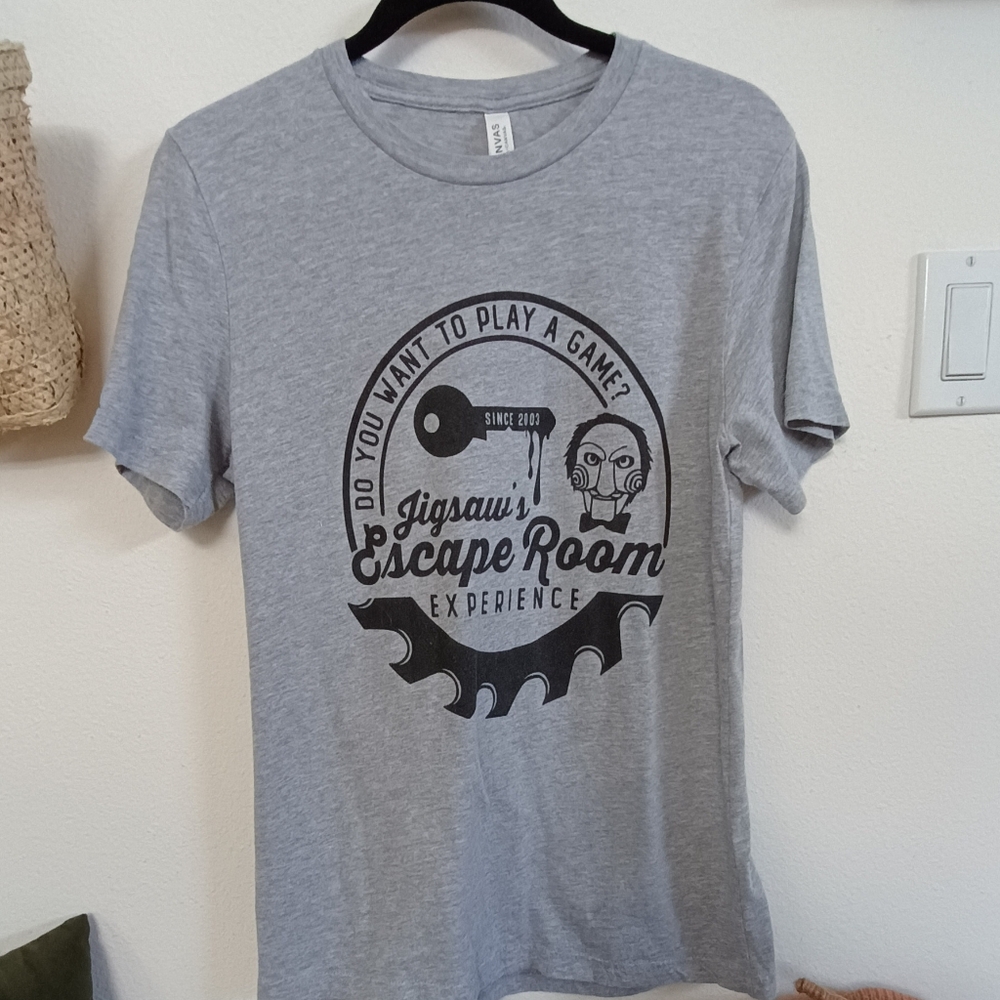 SAW Movie T-Shirt Halloween Jigsaw's Escape Asylum Sz M - Wanna Play A Game?